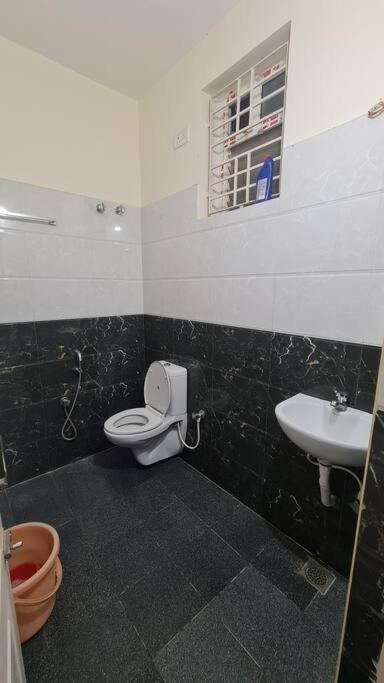 Kamalam 2 Bhk - Non Ac Villa Coimbatore Esterno foto
